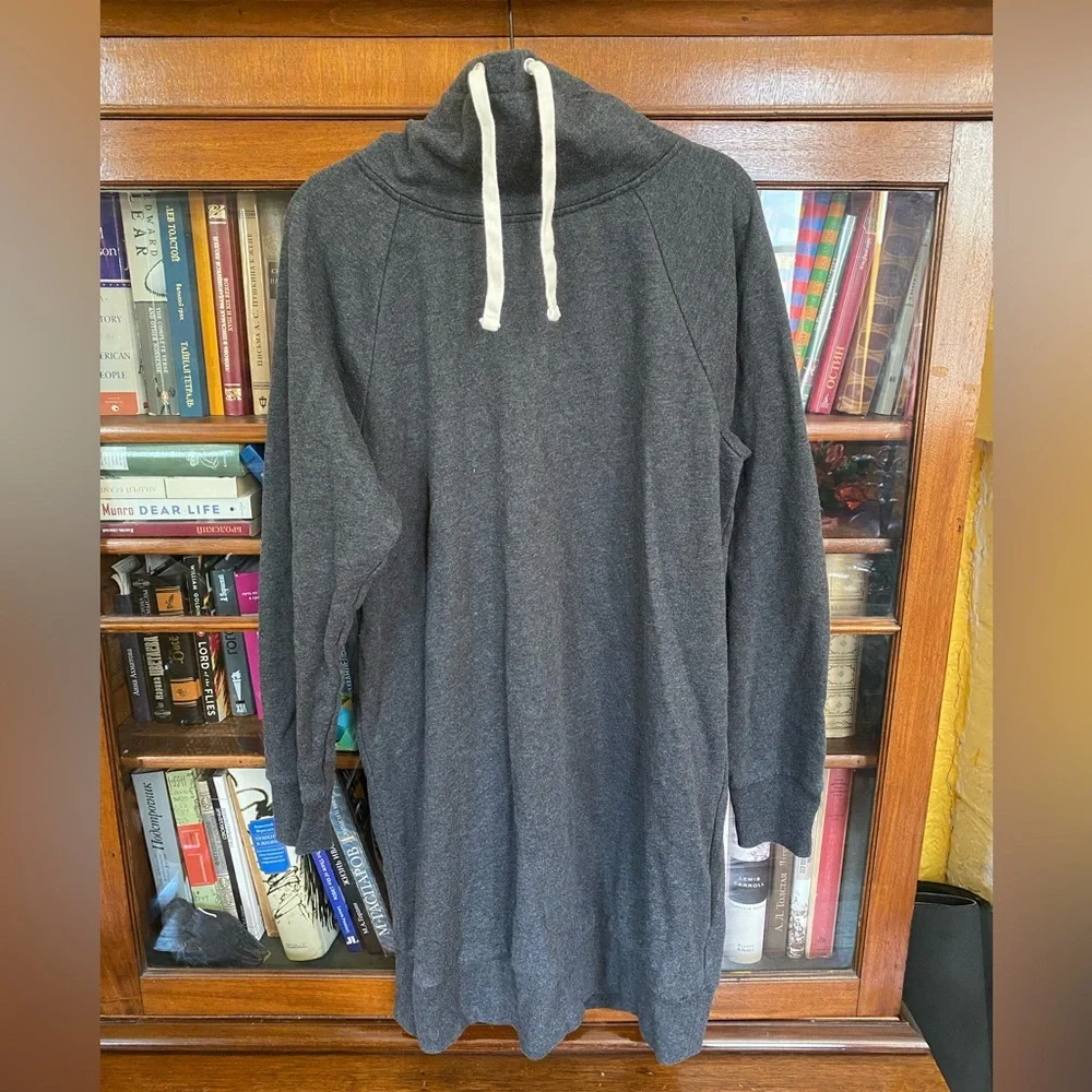 🐭 Grey Sweatshirt🐭 - Picture 1 of 3